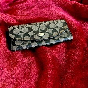Coach Wallet 8”x4” no callouts